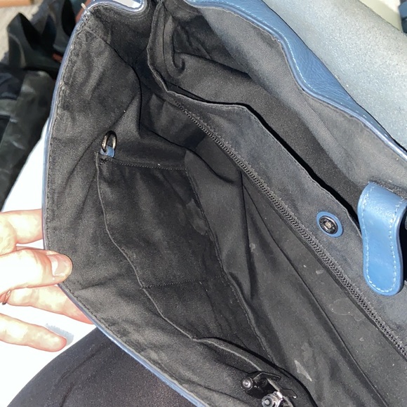 Authentic Coach Hudson Messenger Bag - Picture 10 of 10